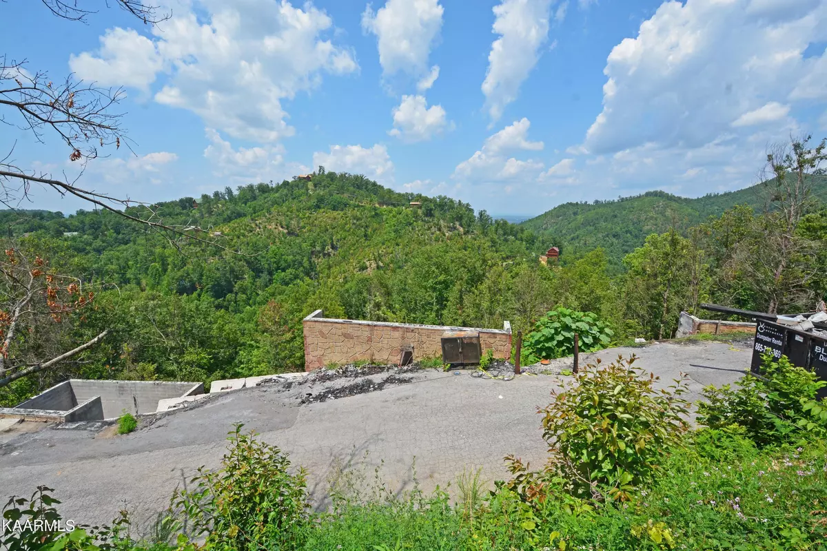 Sevierville, TN 37876,2121 Windy LN