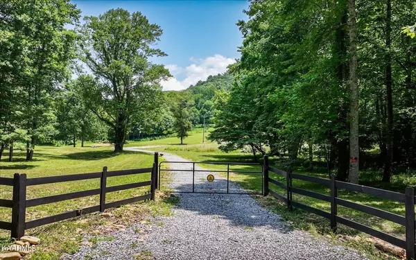 2308 Viking Mountain Road, Greeneville, TN 37743