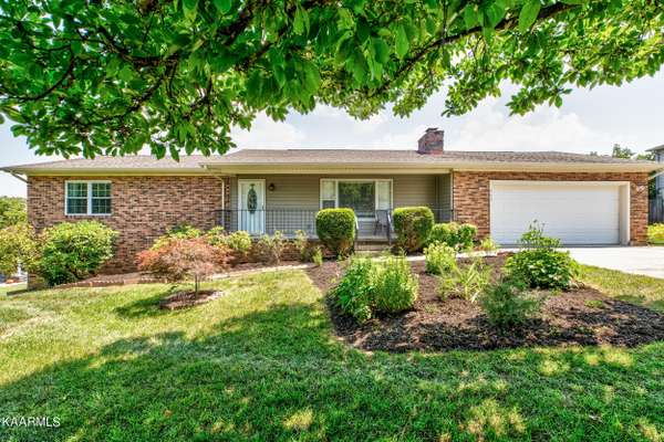 303 Dogwood LN,  Jacksboro,  TN 37757