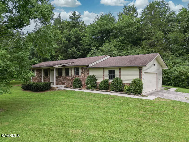 Clinton, TN 37716,147 Robin LN