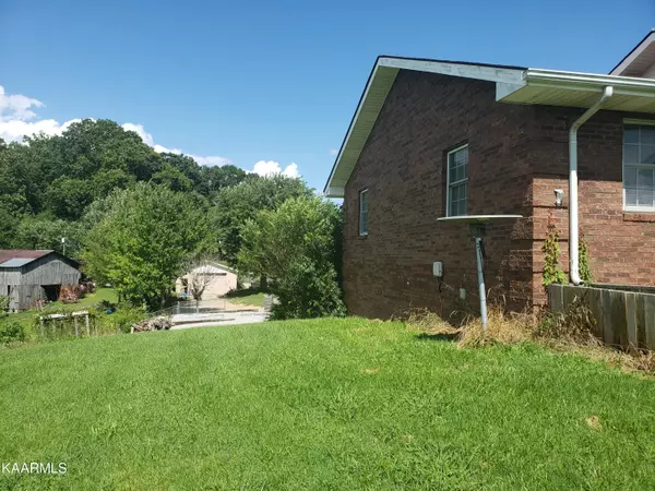 Tazewell, TN 37879,1716 Brooks St