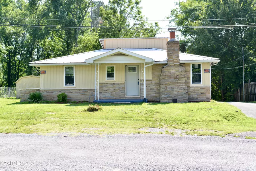 162 Academy Ave, Dayton, TN 37321