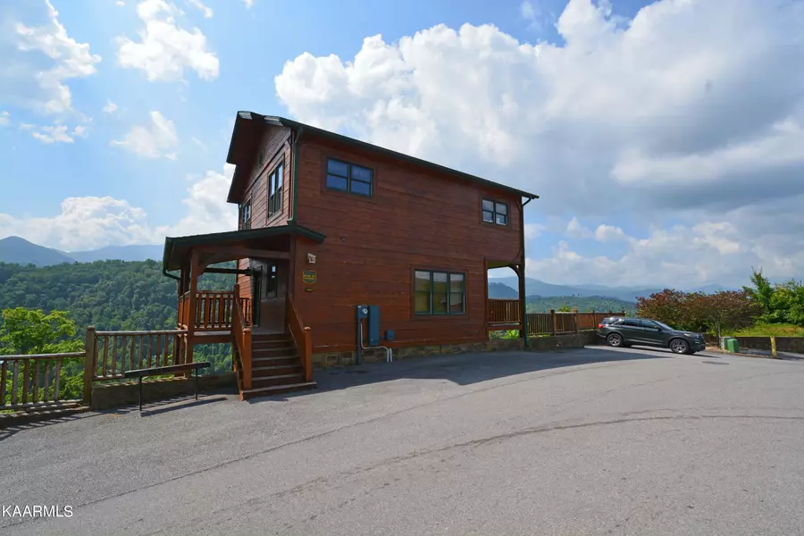 804 Resort WAY, Gatlinburg, TN 37738