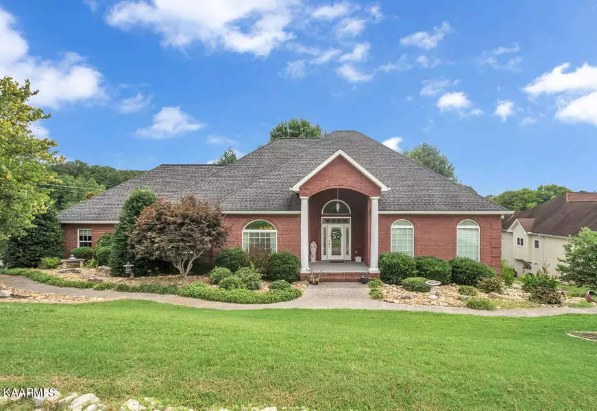 212 Indian Shadows DR, Maryville, TN 37801