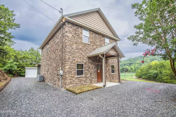 Dandridge, TN 37725,2499 Jim Henry Rd