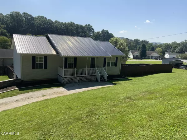 785 Butter And Egg Rd, Jacksboro, TN 37757