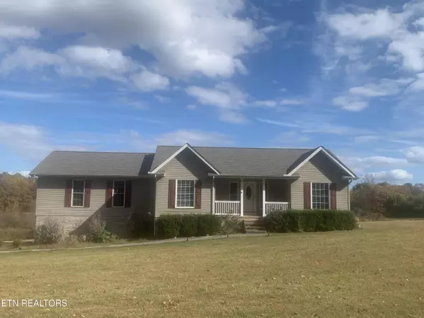 1011 Model Farm Rd, Jamestown, TN 38556