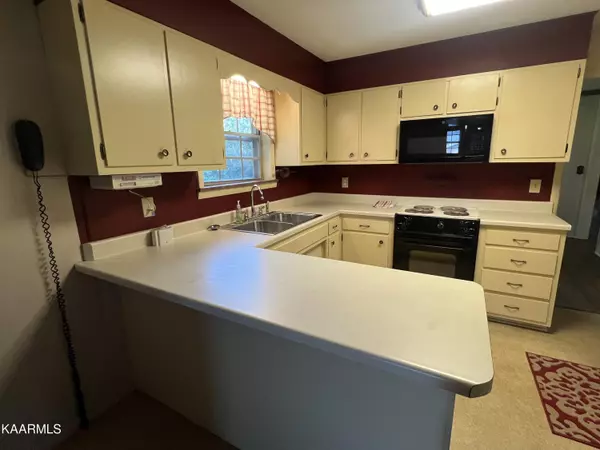 Lenoir City, TN 37772,1370 Russell LN