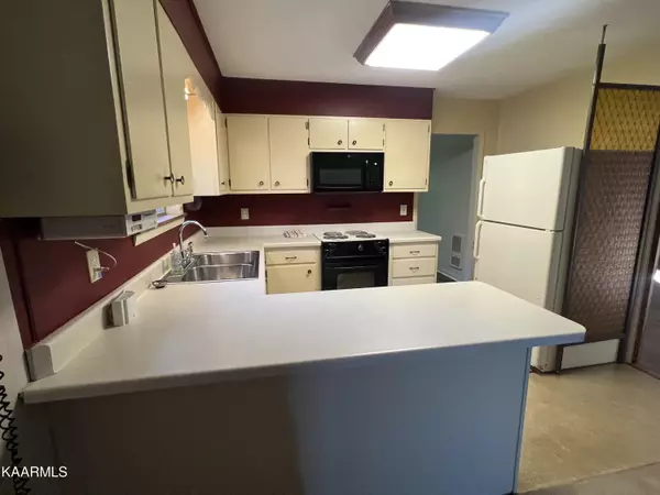Lenoir City, TN 37772,1370 Russell LN