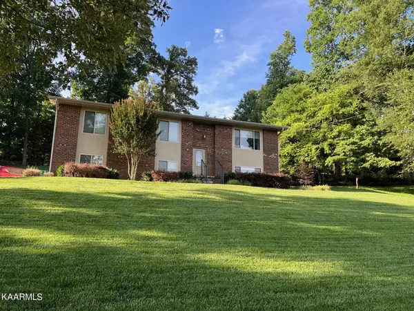 628 Greenwich DR, Maryville, TN 37803