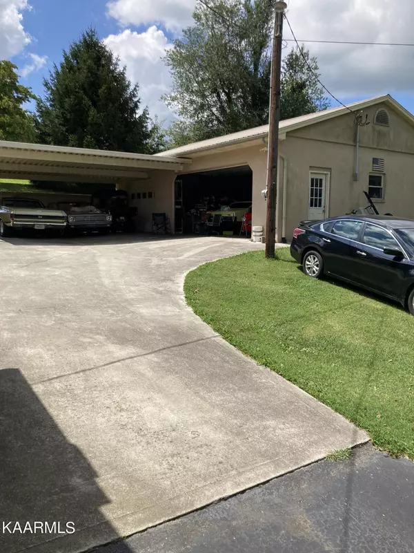 Loudon, TN 37774,1799 Circle DR