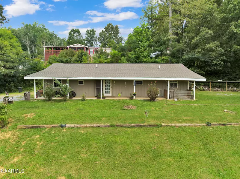 204 Meadowlark Cove Rd, Sevierville, TN 37876