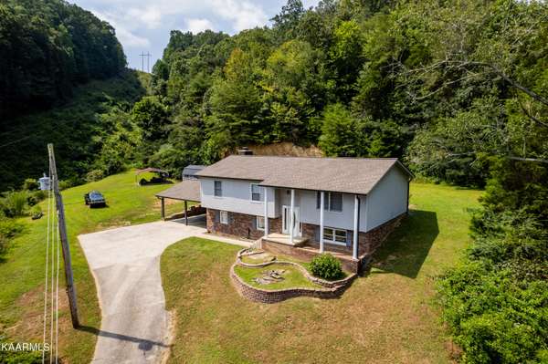 806 Old Harriman Hwy, Oliver Springs, TN 37840