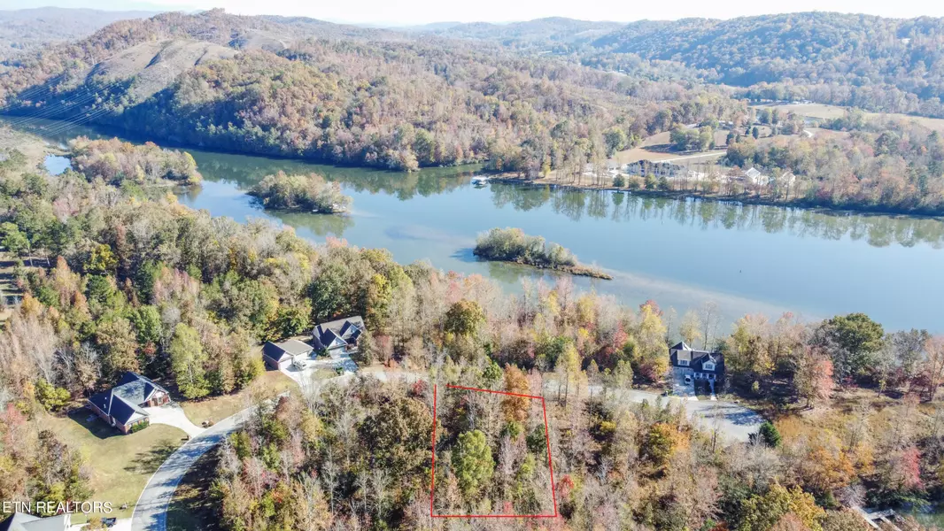 Emory Cove DR, Harriman, TN 37748