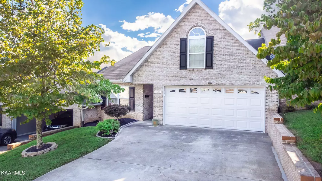 331 El Grande LN, Lenoir City, TN 37771