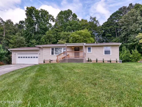 6204 Layton LN, Knoxville, TN 37909