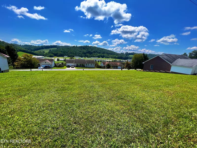 143 Mallory DR, New Tazewell, TN 37825