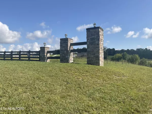 Estate Loop Tr, Crossville, TN 38555