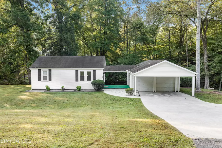 285 Dyllis Rd, Harriman, TN 37748