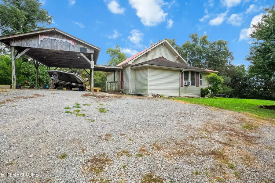 603 Vinegar Valley Rd, Friendsville, TN 37737