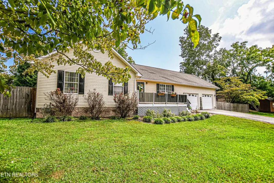 236 Alpine DR, Jacksboro, TN 37757