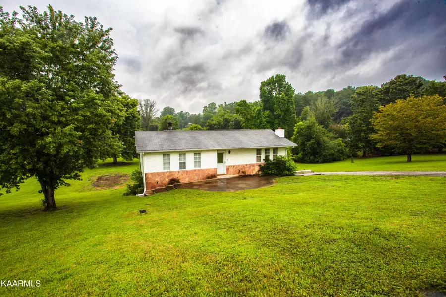 3028 Meadowview DR, Kingston, TN 37763