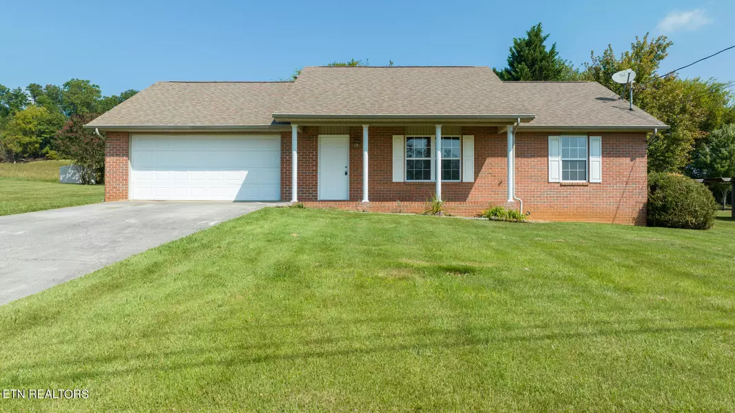 637 Ross DR, Dandridge, TN 37725