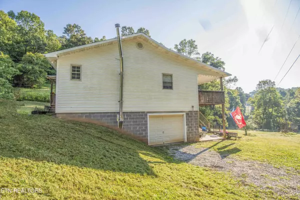 New Tazewell, TN 37825,640 Ousley LN