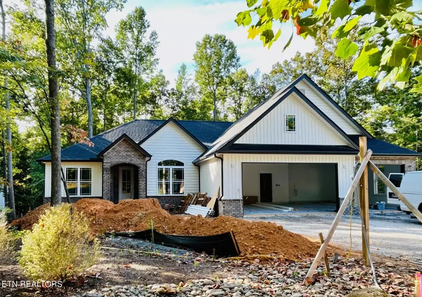 102 Wahuhu CIR, Loudon, TN 37774