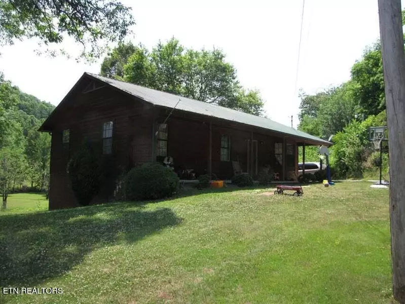 231 Fritts Rd, Lancing, TN 37770