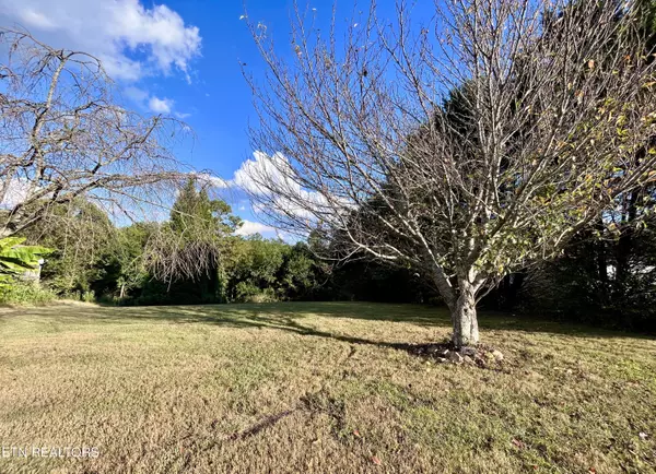 Pinecrest DR, Loudon, TN 37774