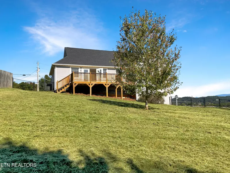 3829 Settlers Tr, Kodak, TN 37764