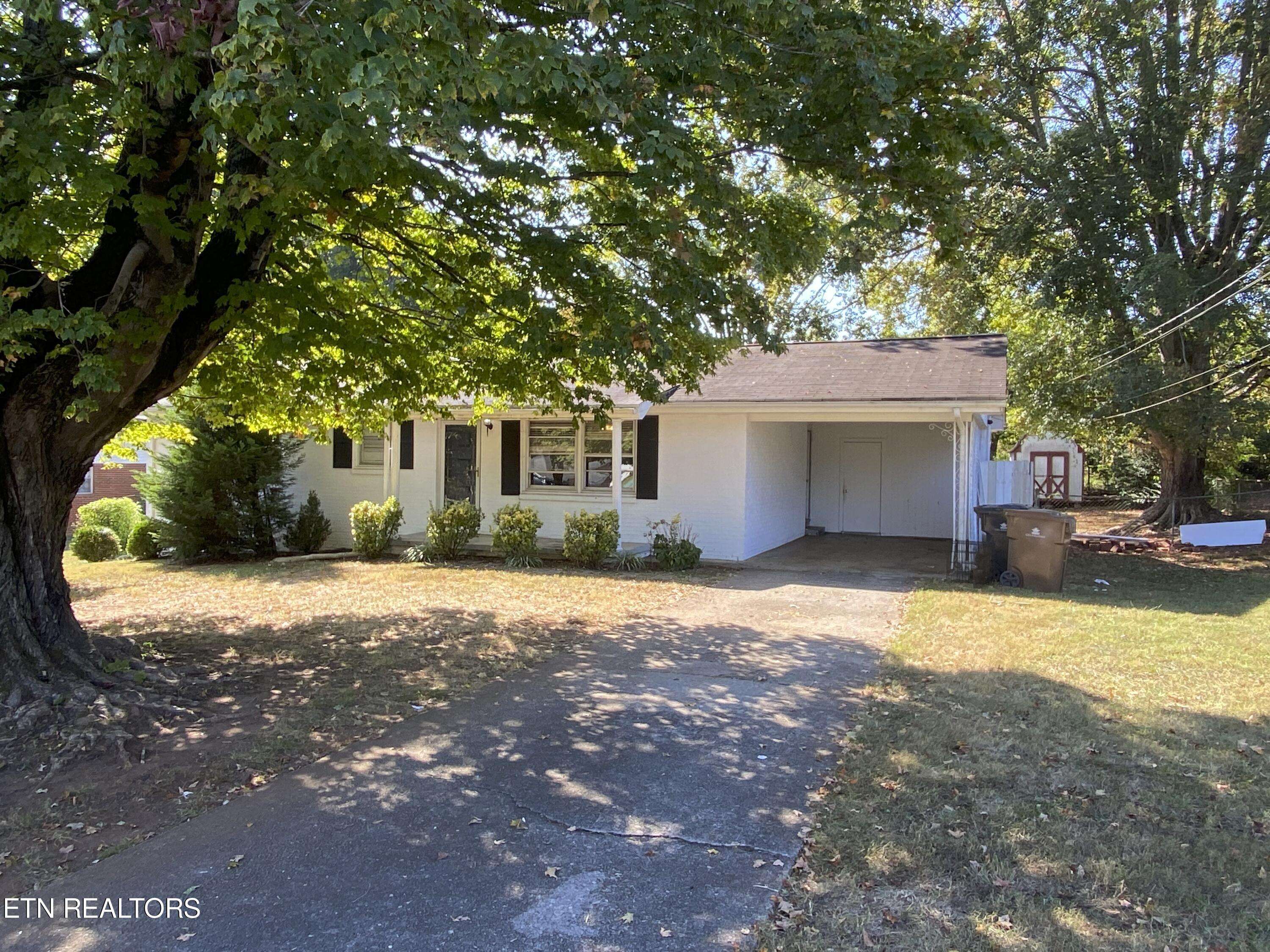 3944 Deerfield Rd. Rd, Knoxville, TN 37921