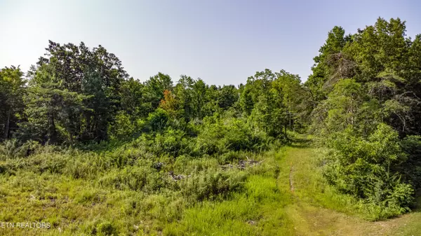 Newton Rd, Crossville, TN 38572