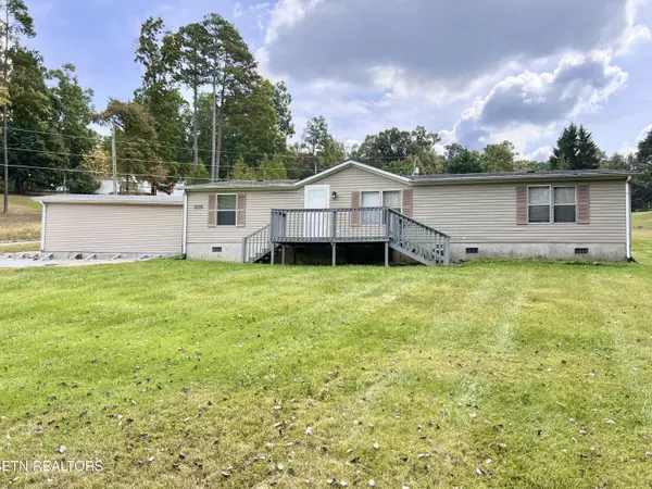 5206 Hickory Woods Rd, Strawberry Plains, TN 37871