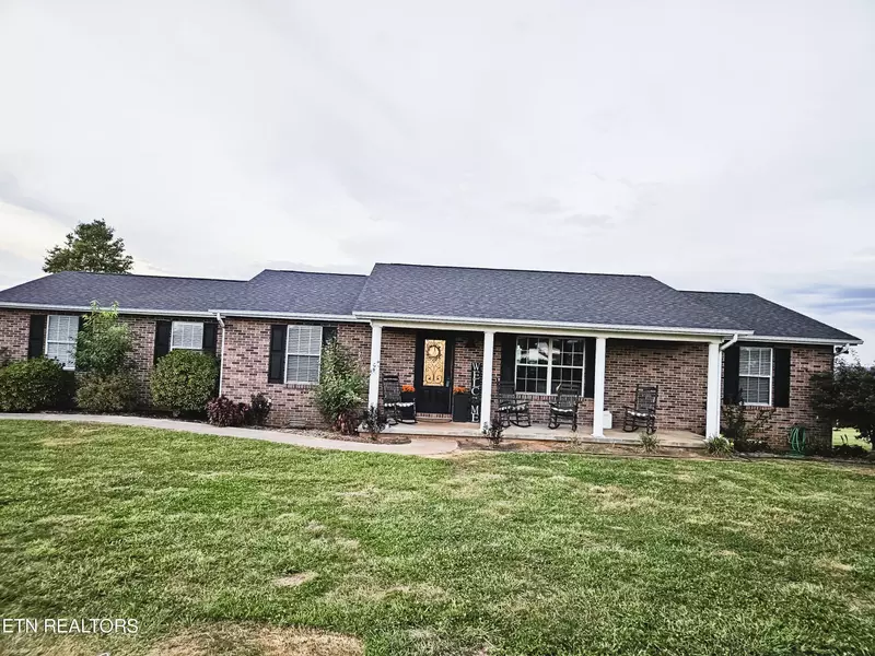 925 Lynnwood DR, Greenback, TN 37742