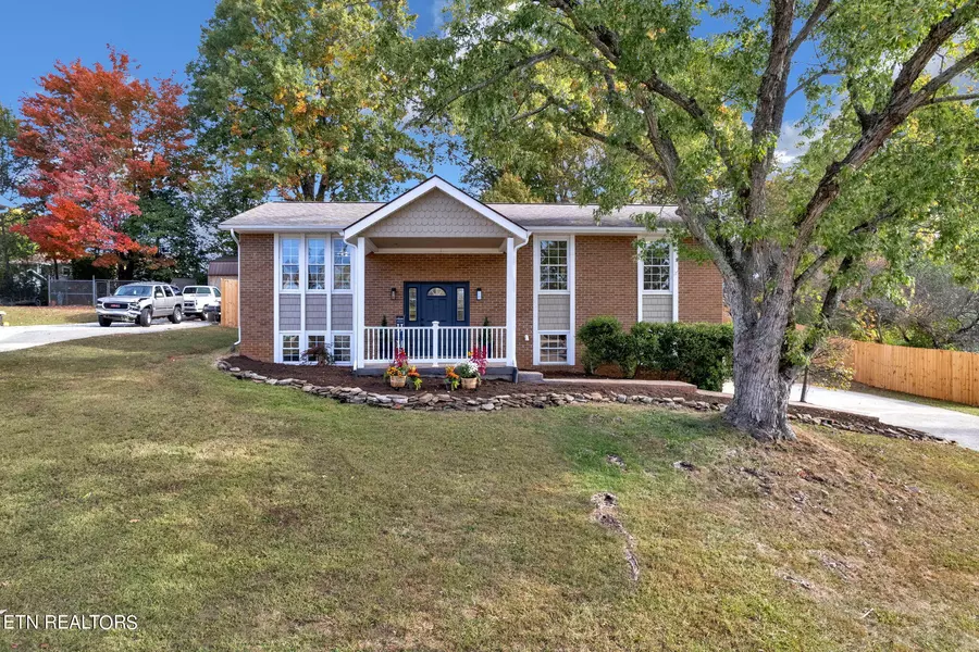 7519 Whispering Oak CIR, Powell, TN 37849