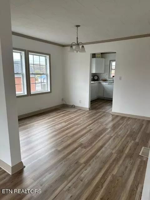 Oneida, TN 37841,103 Cross St