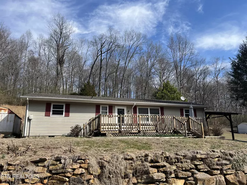 135 Old Patton LN, Harriman, TN 37748