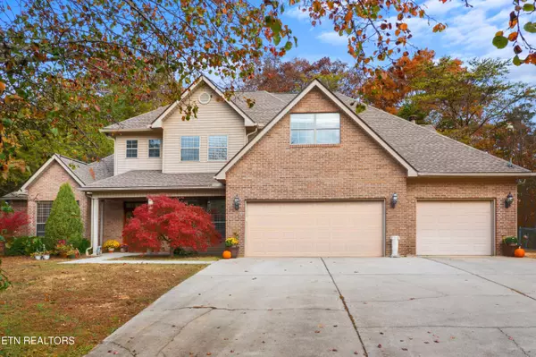 1232 Gists Creek Rd, Sevierville, TN 37876