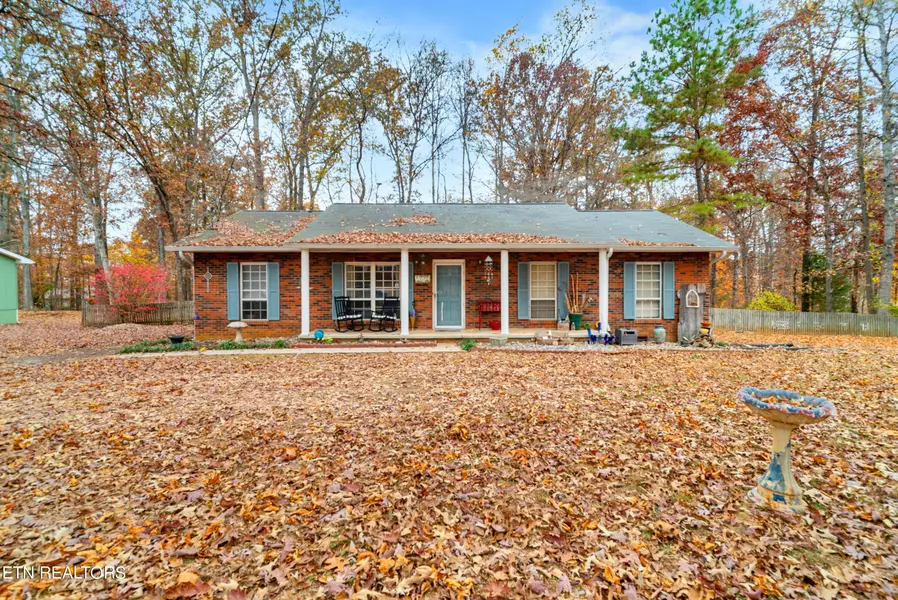 1036 Forest Heights CIR, Lenoir City, TN 37772