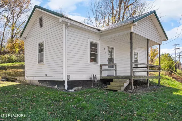 817 Main St, Jacksboro, TN 37757