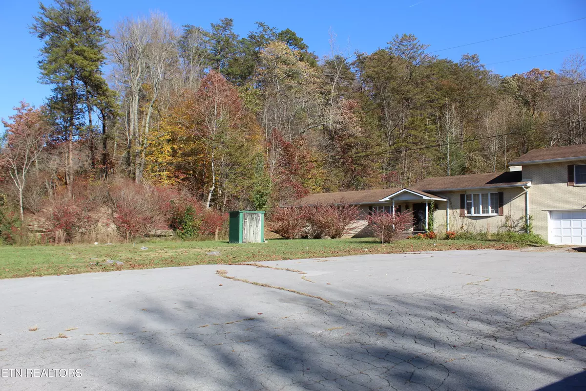 Middlesboro, KY 40965,2794 E US-25