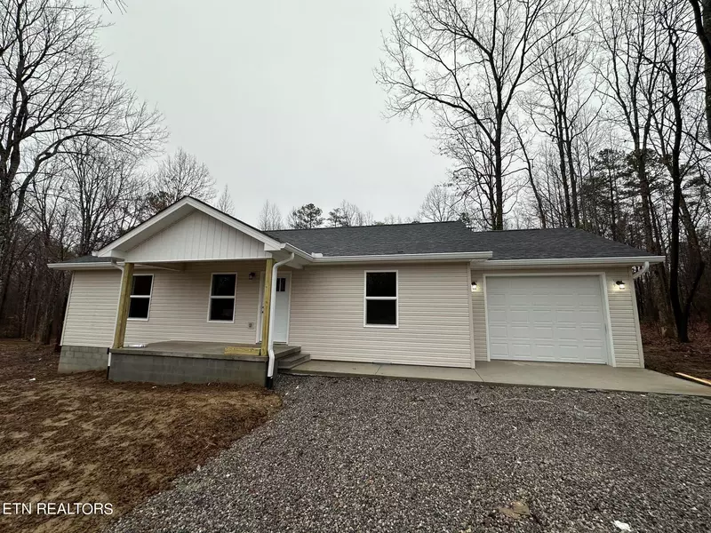 1014 Colony Rd, Grimsley, TN 38565