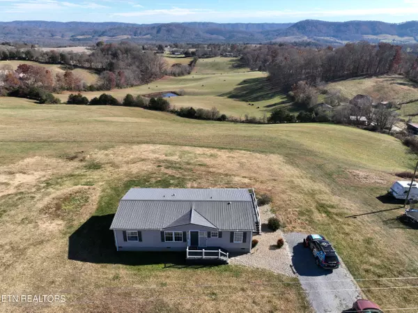 758 Grassy Hollow Rd, Tazewell, TN 37879