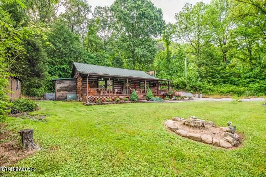 2418 Sugar Grove Valley Rd, Harriman, TN 37748