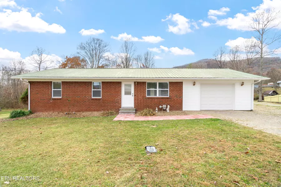 139 Gaskin CIR, Wartburg, TN 37887