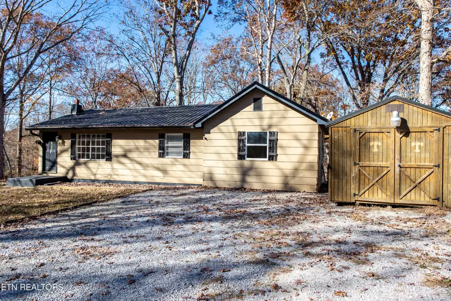 262 Woody LN, Kingston, TN 37763