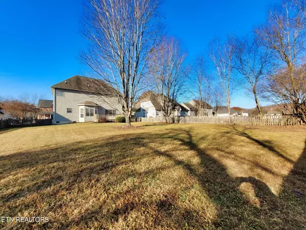 Knoxville, TN 37931,2024 Eliza Glynne LN