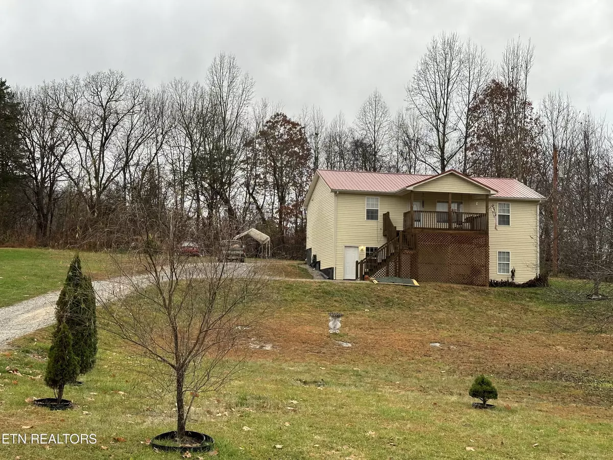 Lafollette, TN 37766,330 Cowan LN